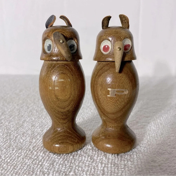 Vintage Wooden Owls Salt & Pepper  Shakers - Picture 1 of 7